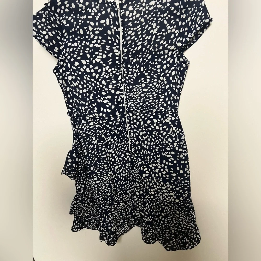 HONEY & ROSIE GIRLS NAVY & WHITE SLEEVELESS  V NECK DRESS. SIZE LARGE.